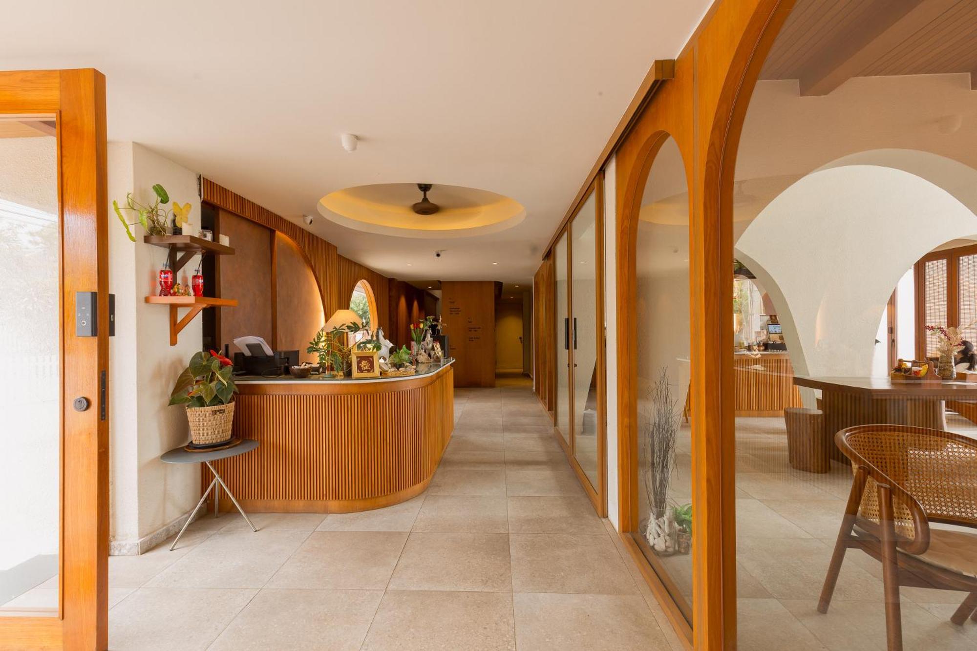 Tasana Bar And Luxury Resort Ко Ларн Екстериор снимка