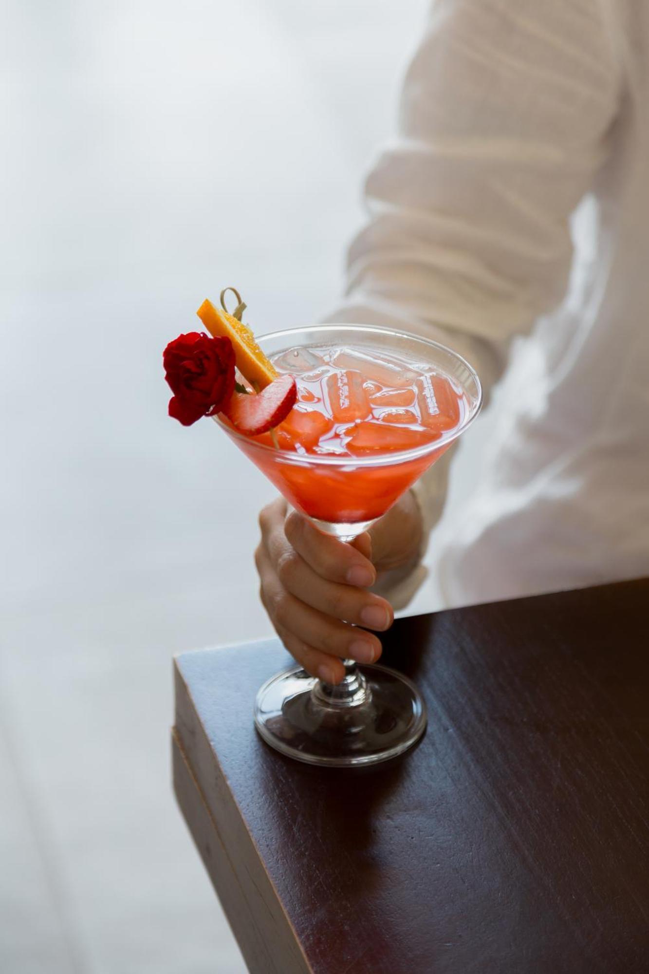 Tasana Bar And Luxury Resort Ко Ларн Екстериор снимка