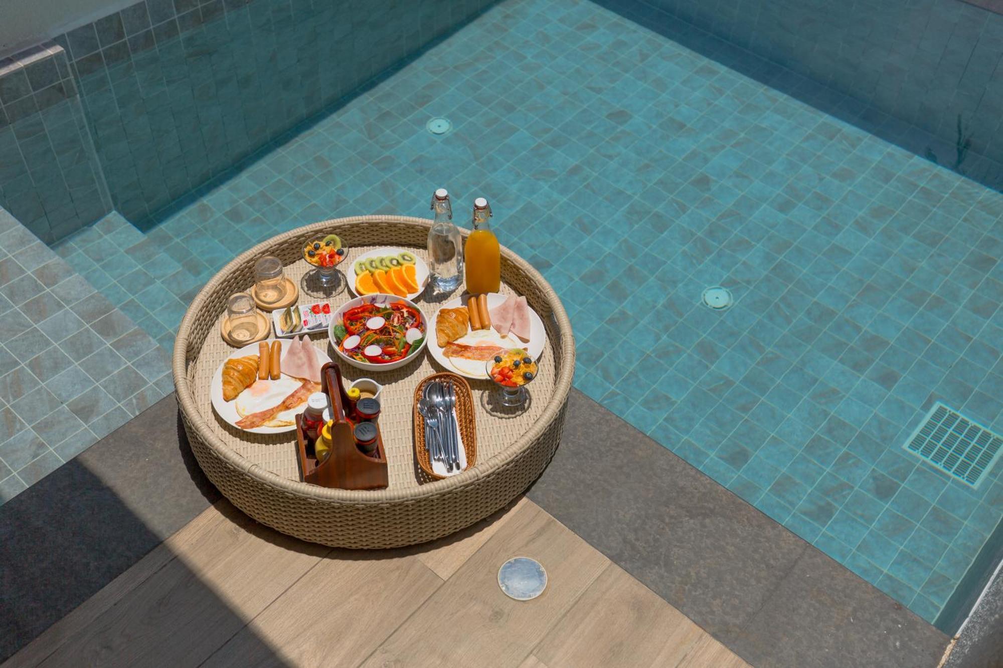 Tasana Bar And Luxury Resort Ко Ларн Екстериор снимка